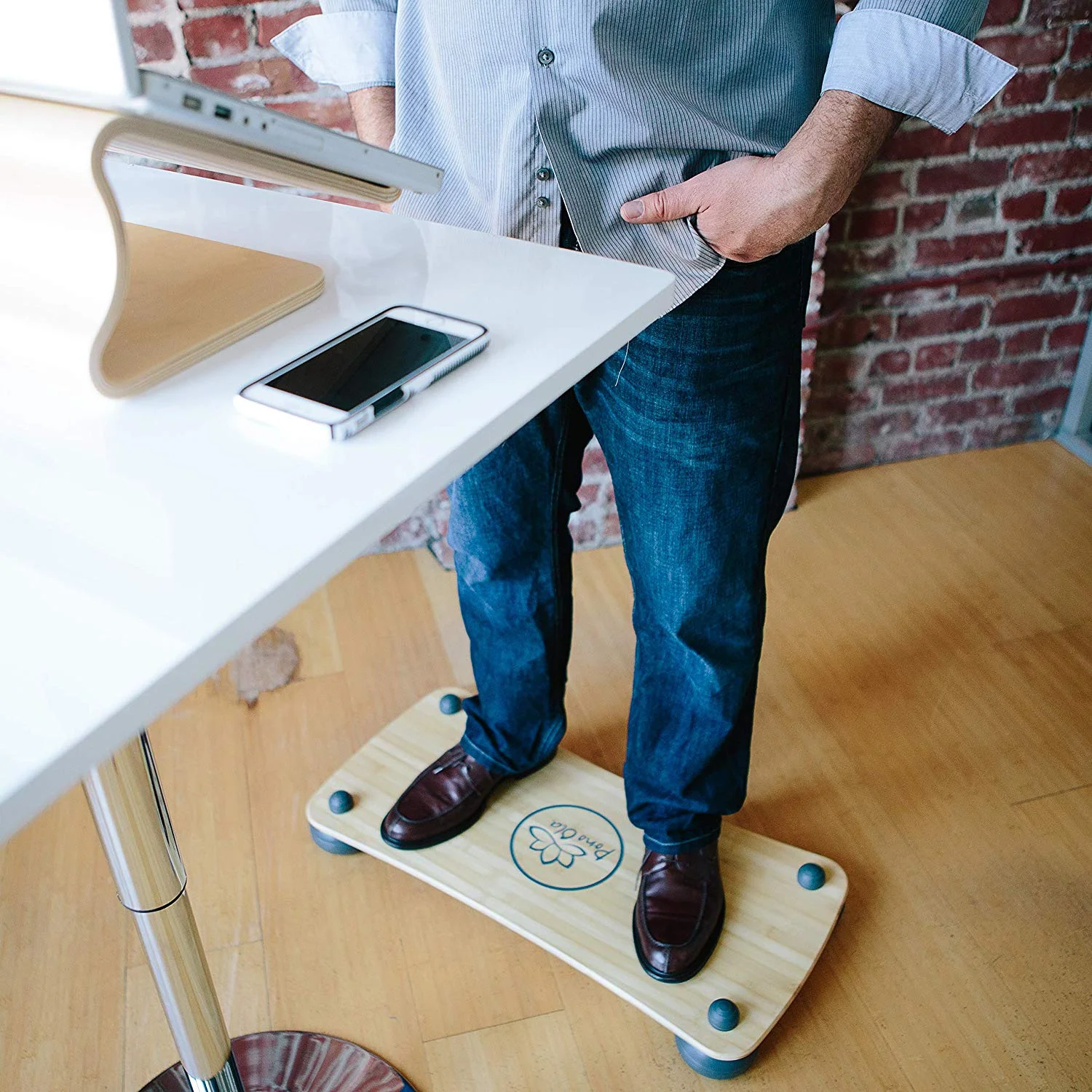 Photo by deskadvisor.org - Desk Footrest vs Balance Board for Active Sitting and Standing